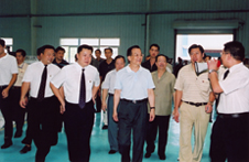 國(guó)務(wù)院總理溫家寶視察金德工業(yè)園